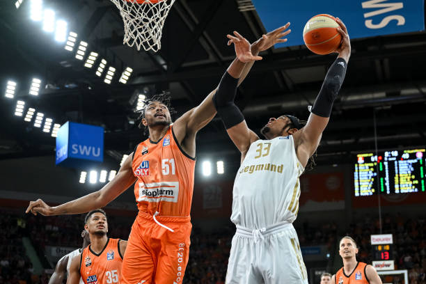 但它也让球 但它也让球